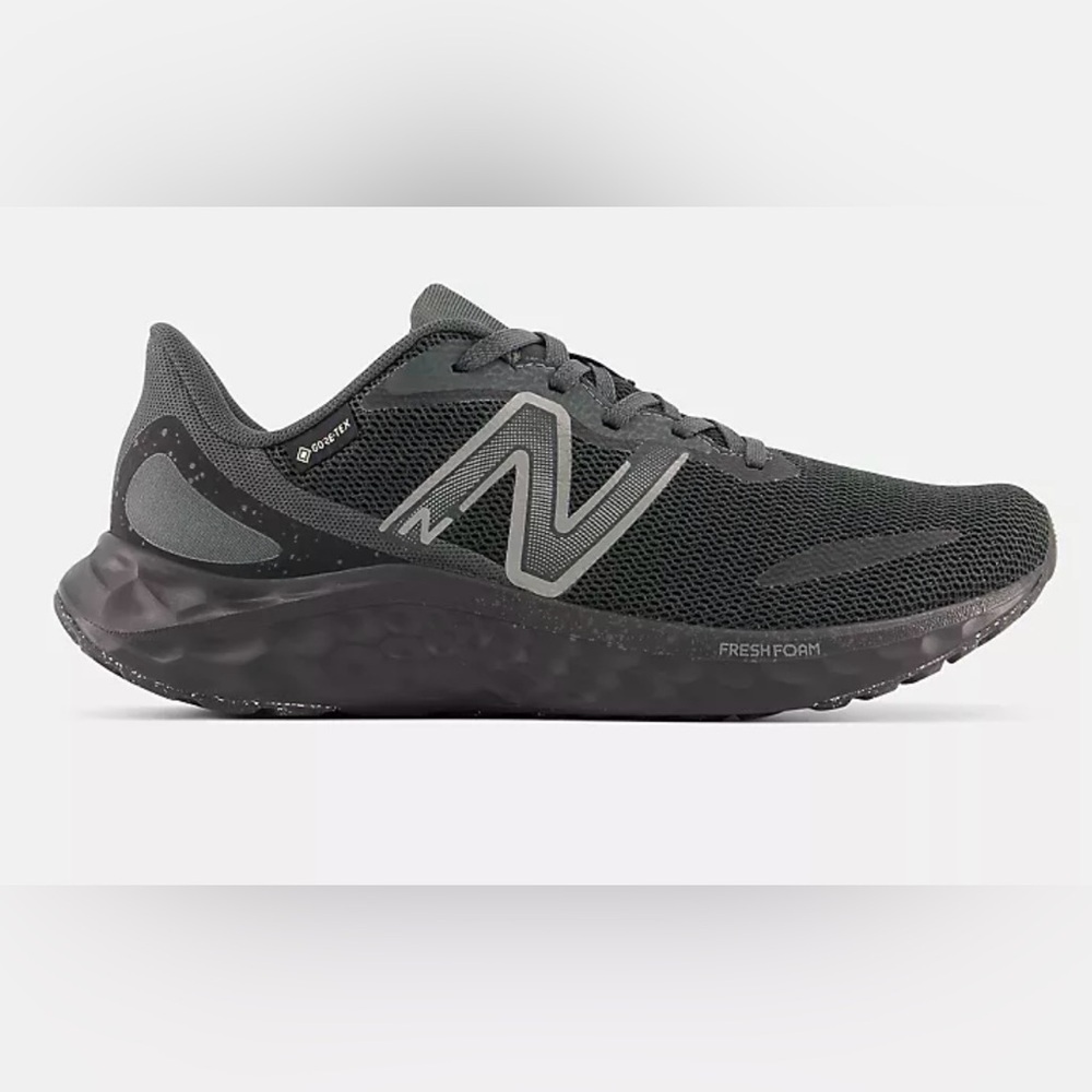 New Balance Black Athletic Running Shoes - Women’s 8.5 - Picture 2 of 15